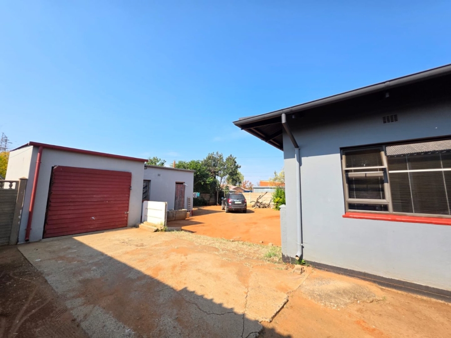 3 Bedroom Property for Sale in Beaconsfield Northern Cape